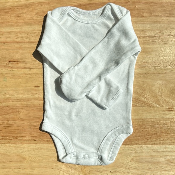 BUNDLE 🥰 Newborn long sleeve bodysuit - Picture 2 of 5